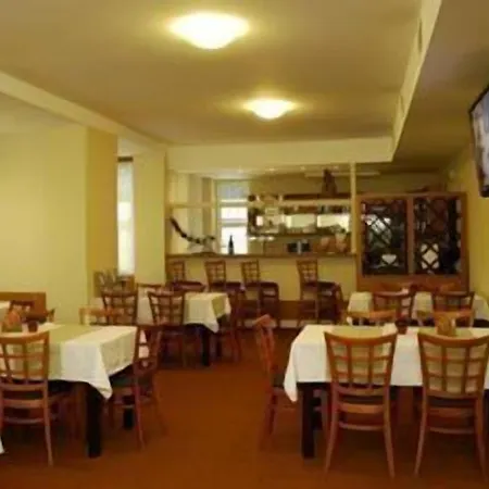 מלון Lyzarska Bouda Domovina 3*