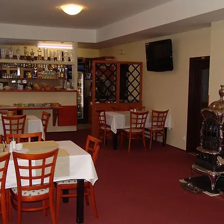 ホテル Lyzarska Bouda Domovina 3*